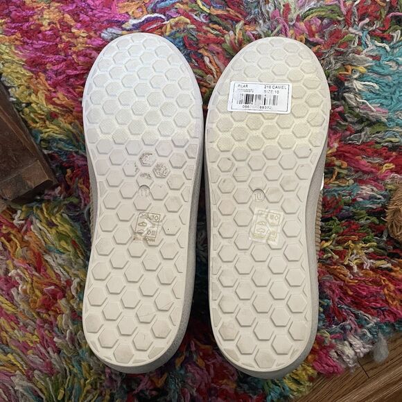 ShuShop Pilar Mismatched Sz 11 Left 10 Right Womens Camel Star Fashion Sneakers - Picture 12 of 14